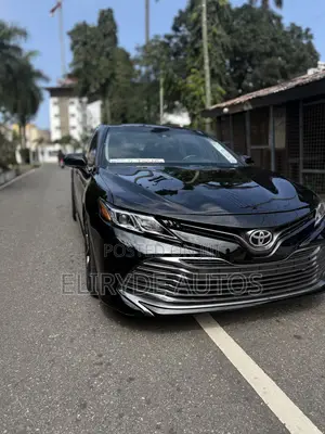 Toyota Camry SE FWD (2.5L 4cyl 8AM) 2018 Black