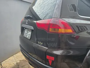 Mitsubishi Pajero Sport 2013 Brown