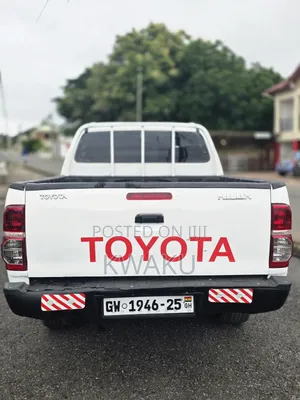 Toyota Hilux 2009 White