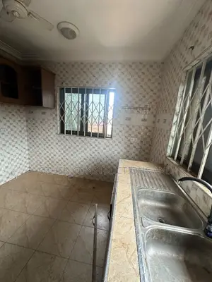 3bdrm Apartment in Othen Estate Consult, Adenta for rent