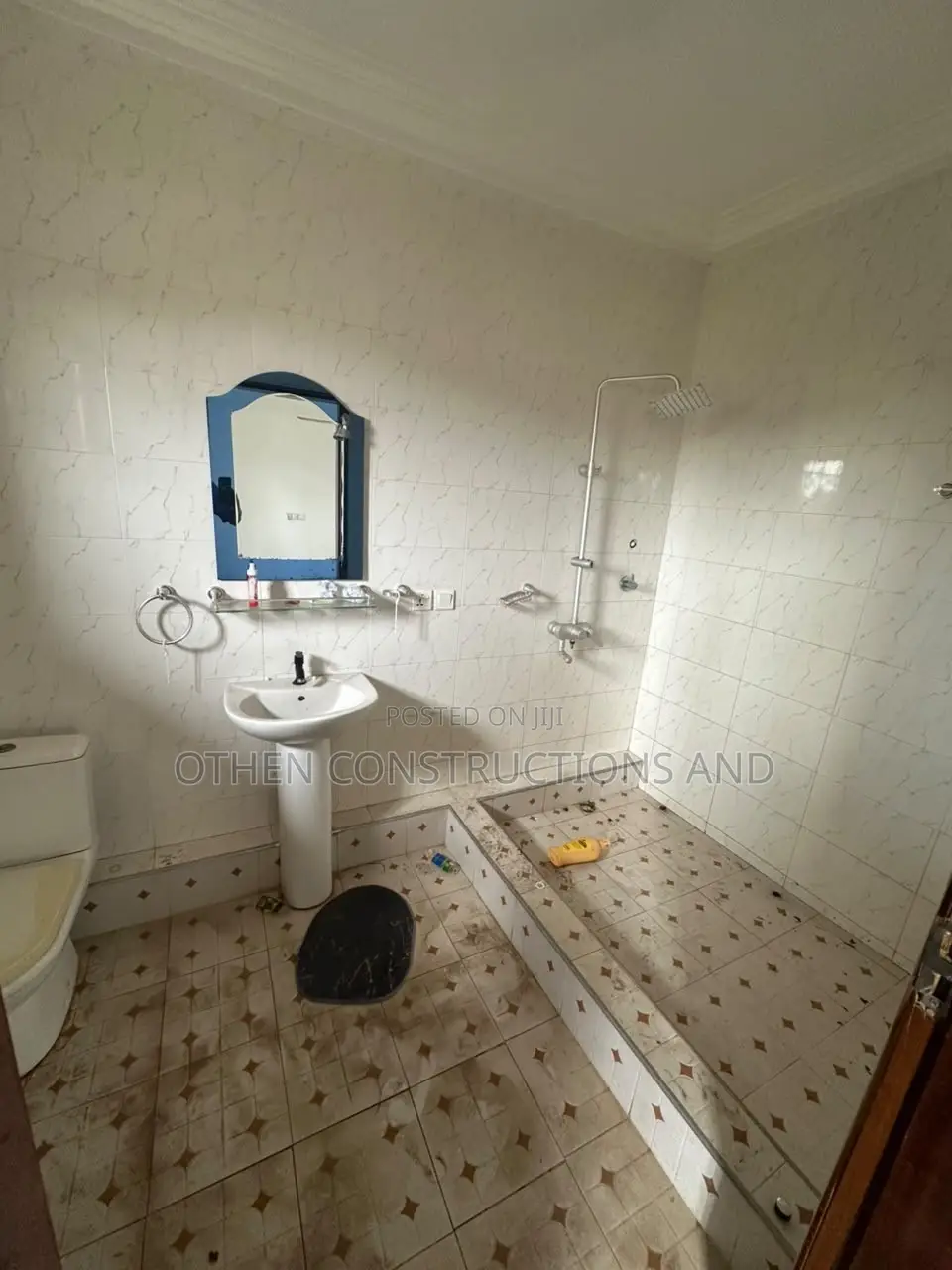 3bdrm Apartment in Othen Estate Consult, Adenta for rent