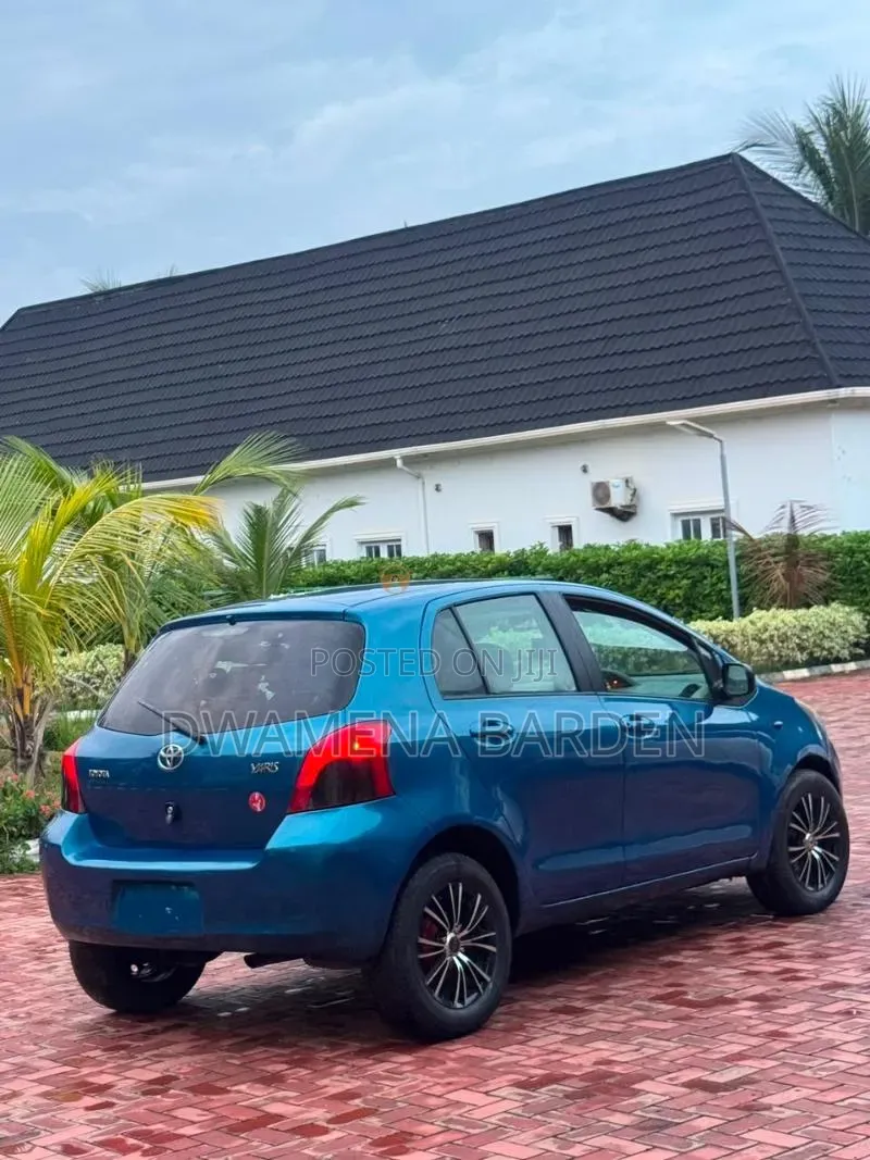 Toyota Yaris 2010 Blue