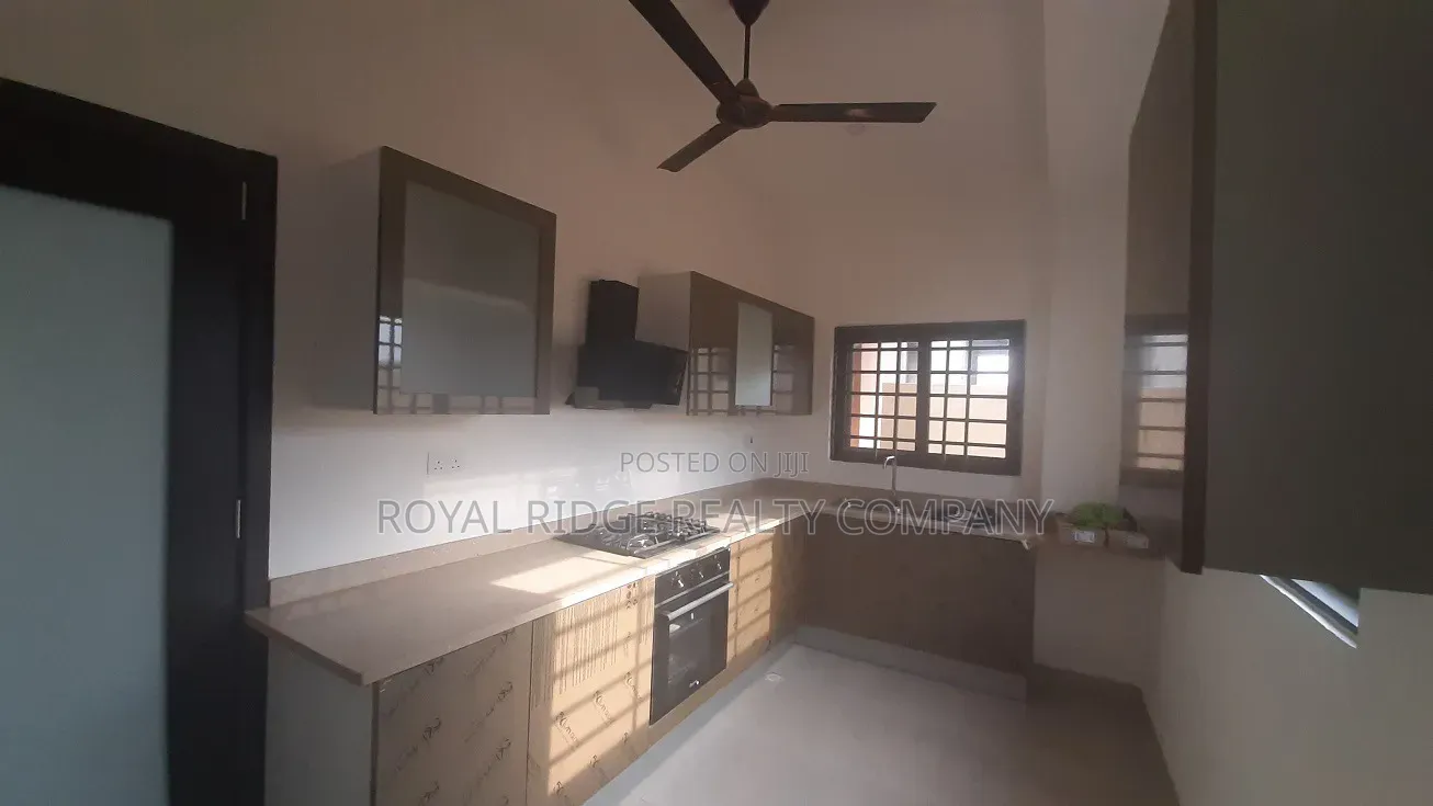 Furnished 5bdrm House in Burma Hills Close To, Accra Metropolitan