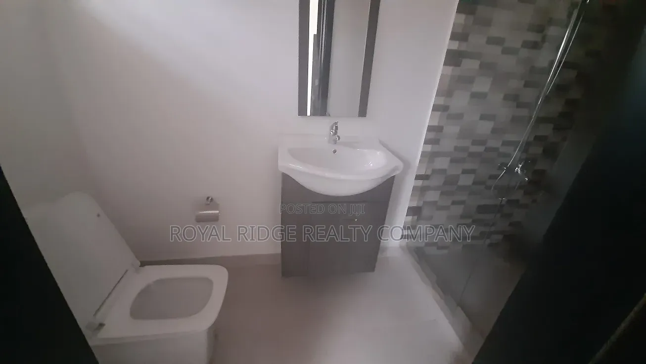 Furnished 5bdrm House in Burma Hills Close To, Accra Metropolitan