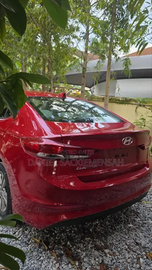 Hyundai Elantra 2017 Red