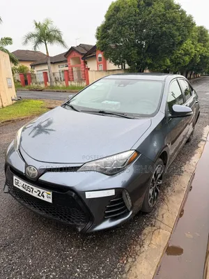 Toyota Corolla SE (1.8L 4cyl 2A) 2018 Gray