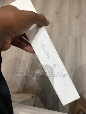 Apple iPad Pro 12.9 (2022) 2 TB Gray