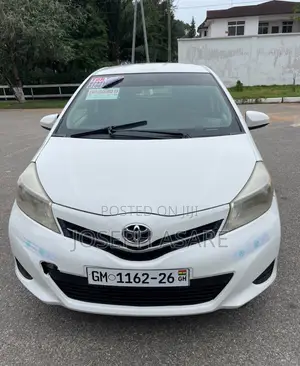 Toyota Yaris 2013 White