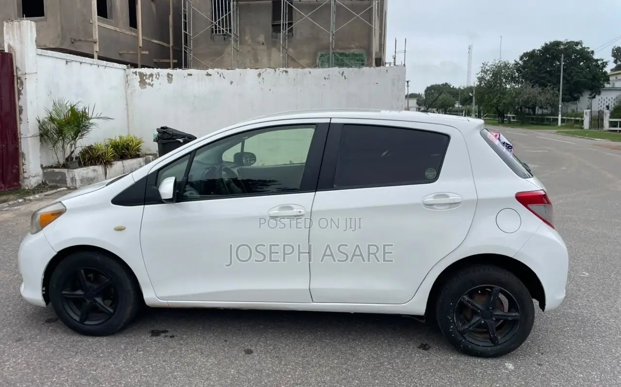 Toyota Yaris 2013 White