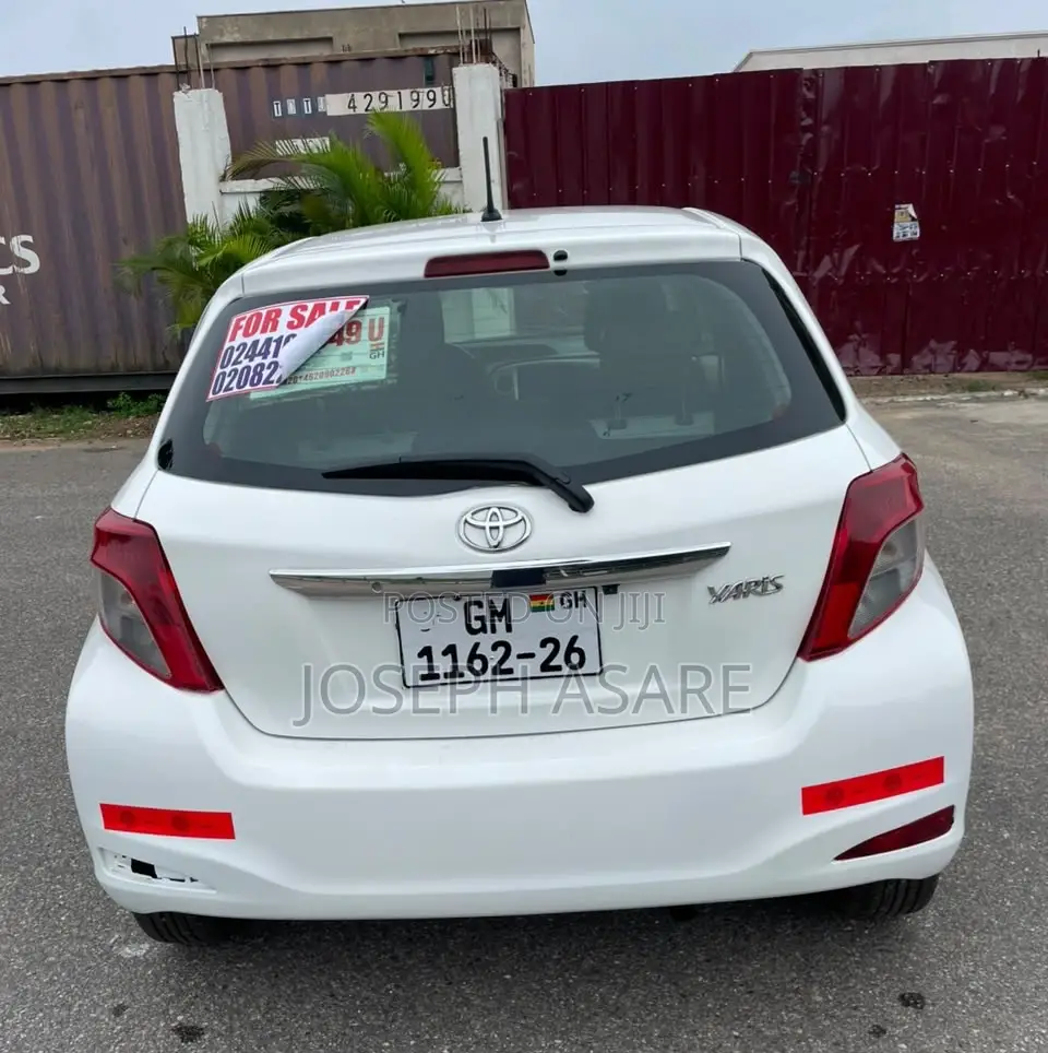 Toyota Yaris 2013 White