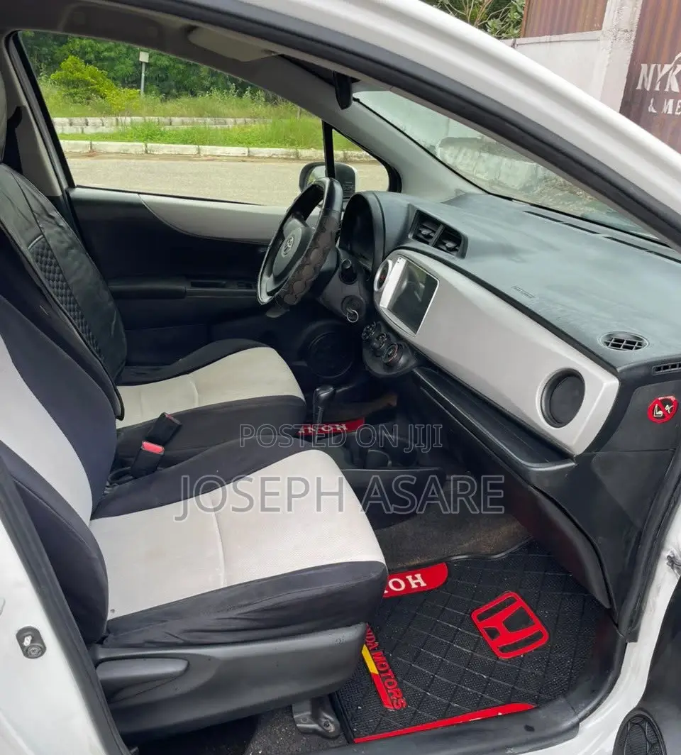 Toyota Yaris 2013 White