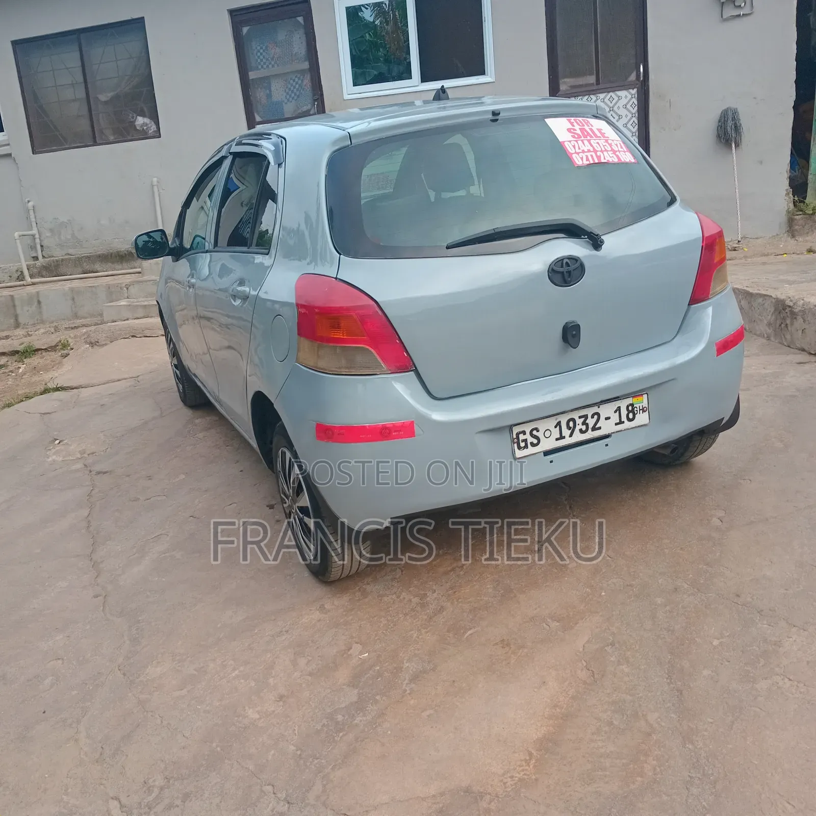 Toyota Vitz 2012