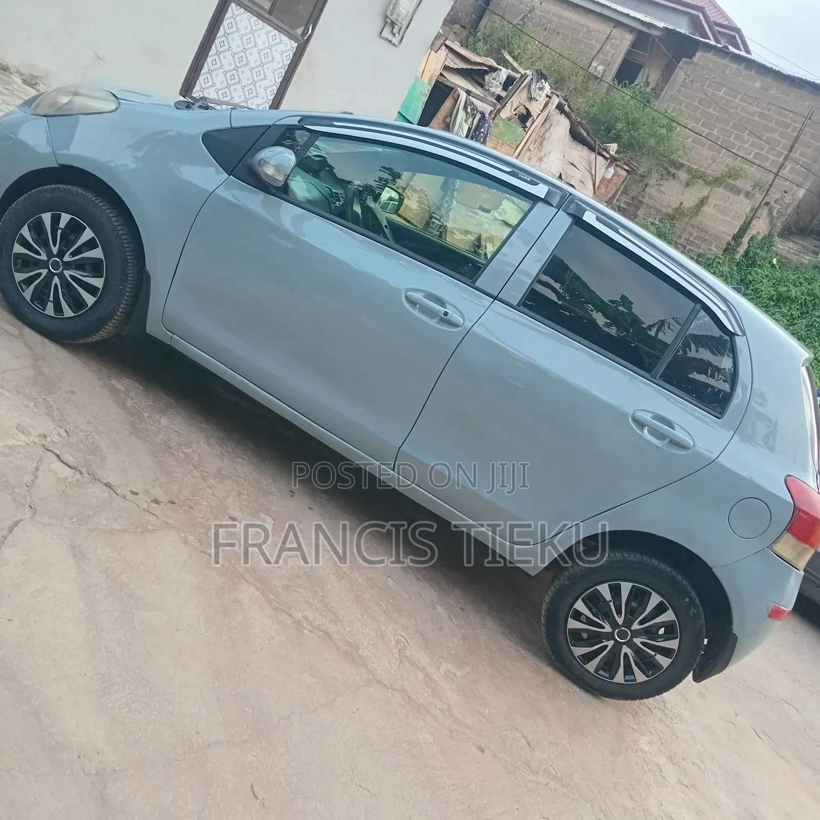 Toyota Vitz 2012
