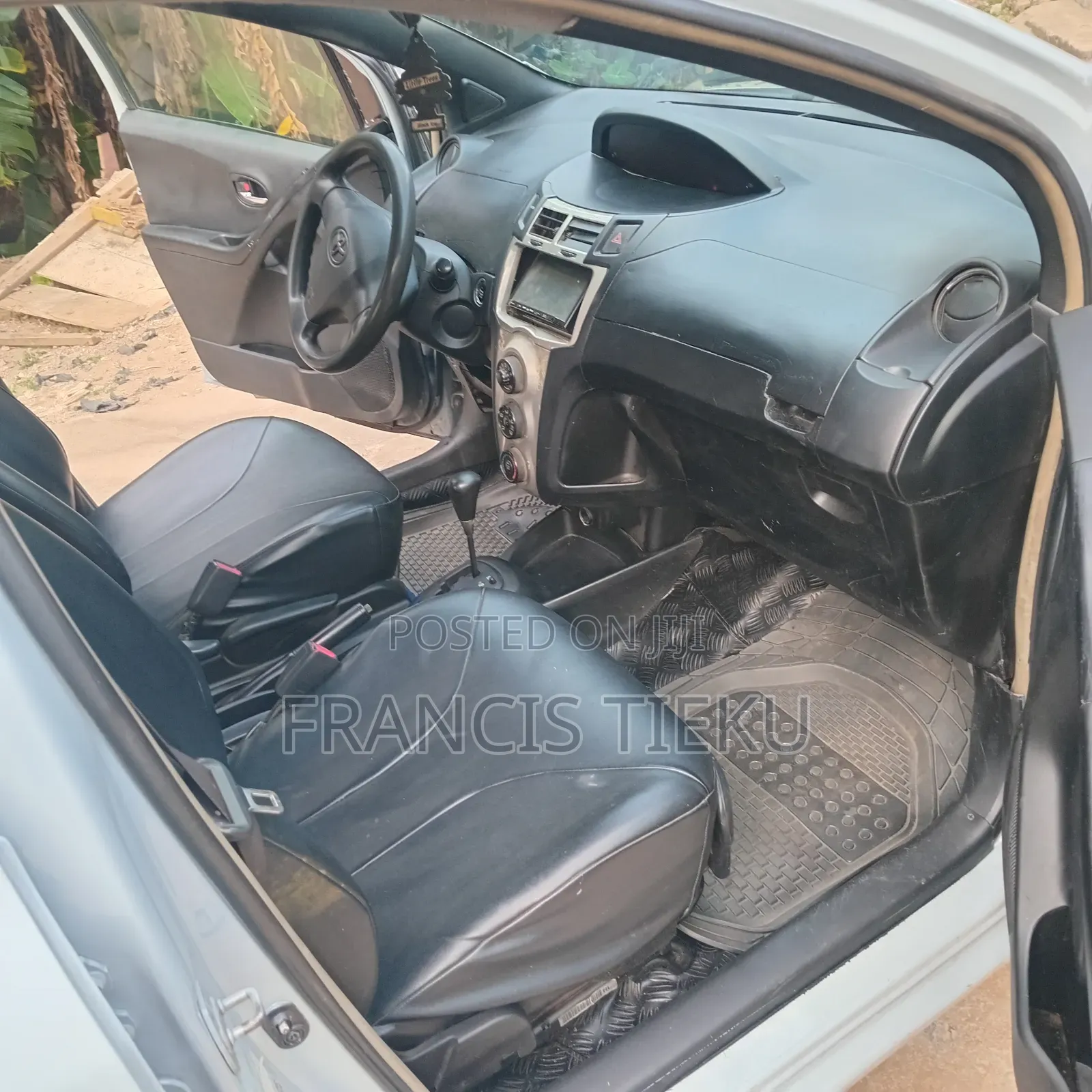Toyota Vitz 2012