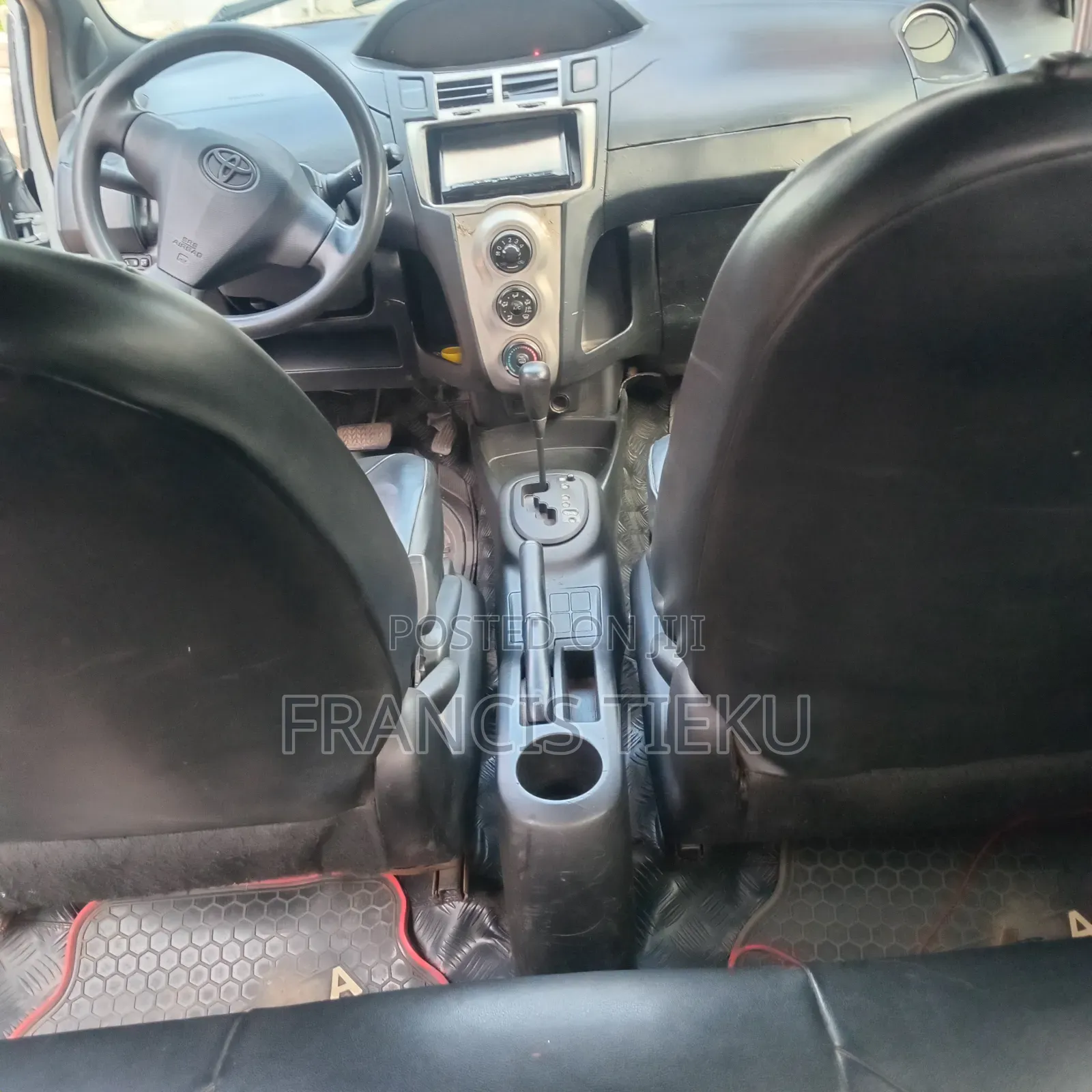 Toyota Vitz 2012