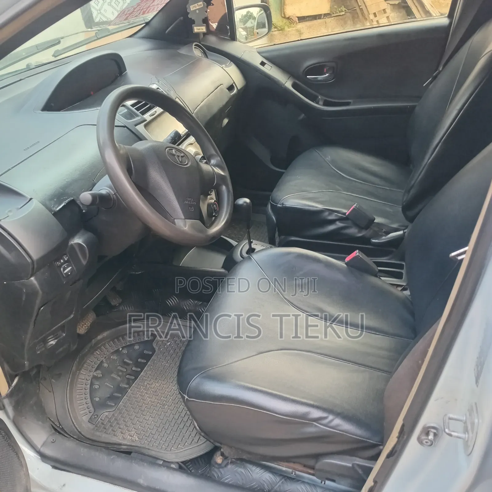 Toyota Vitz 2012
