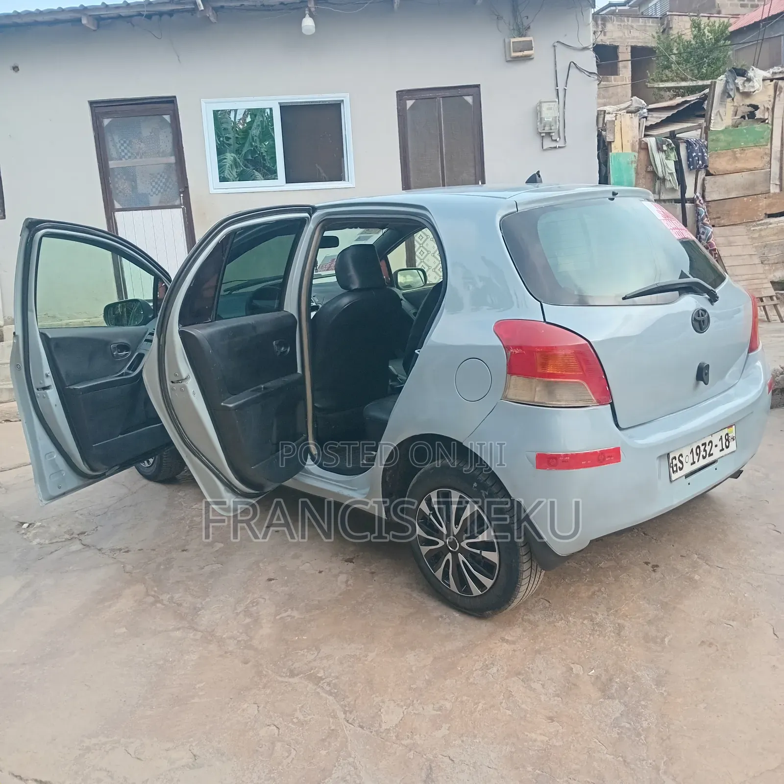 Toyota Vitz 2012