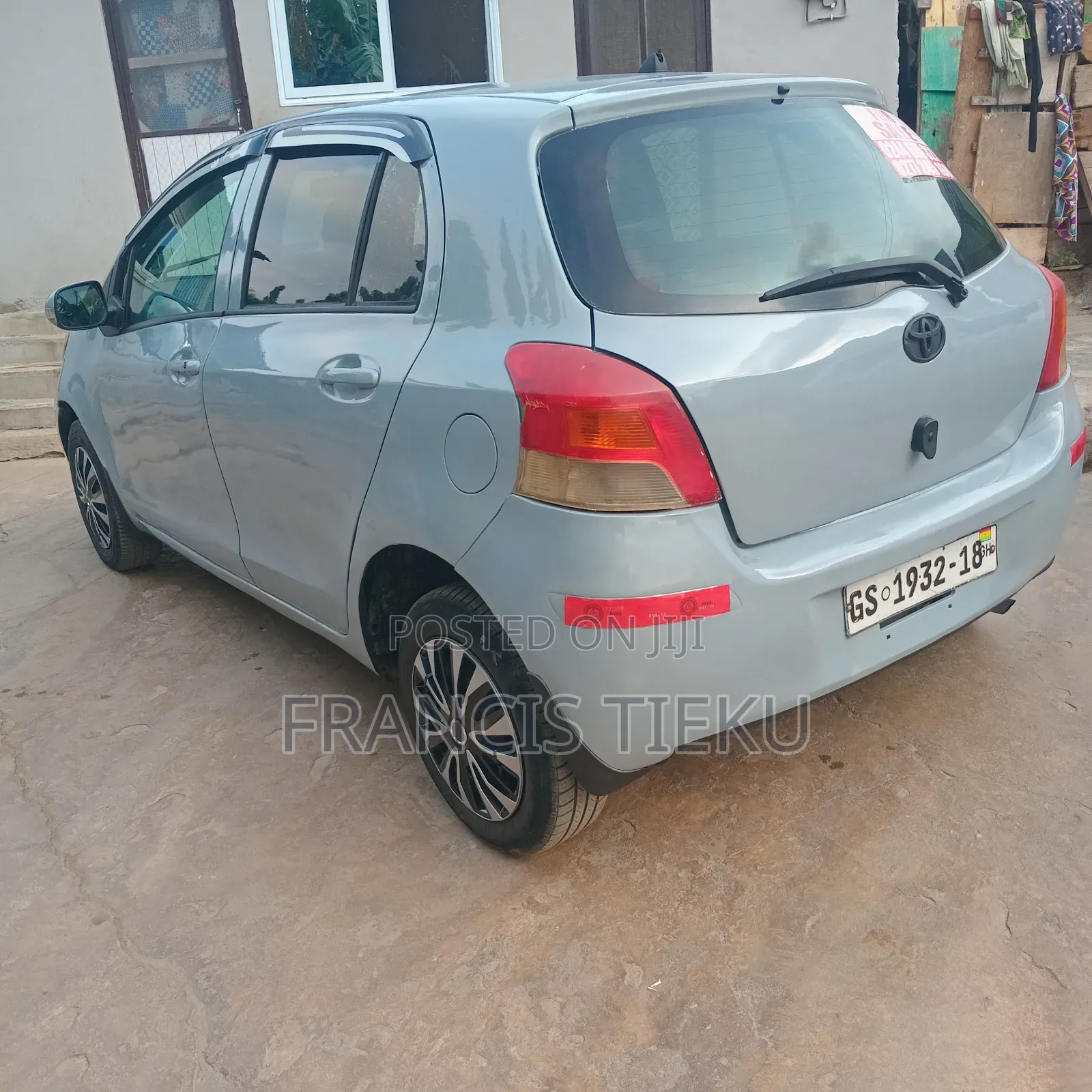 Toyota Vitz 2012