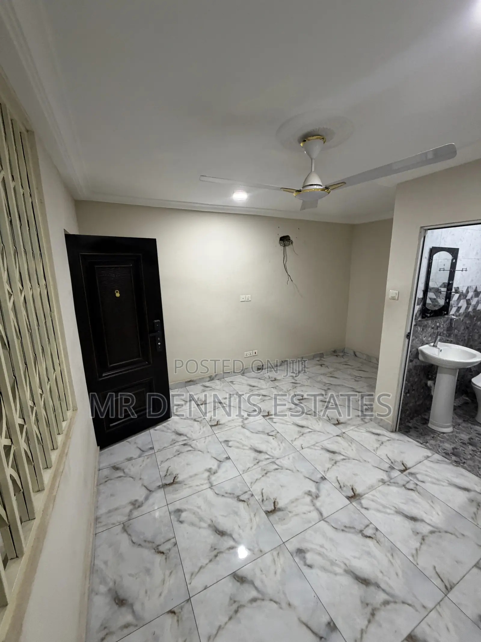 3bdrm Apartment in Westhills Mall for rent