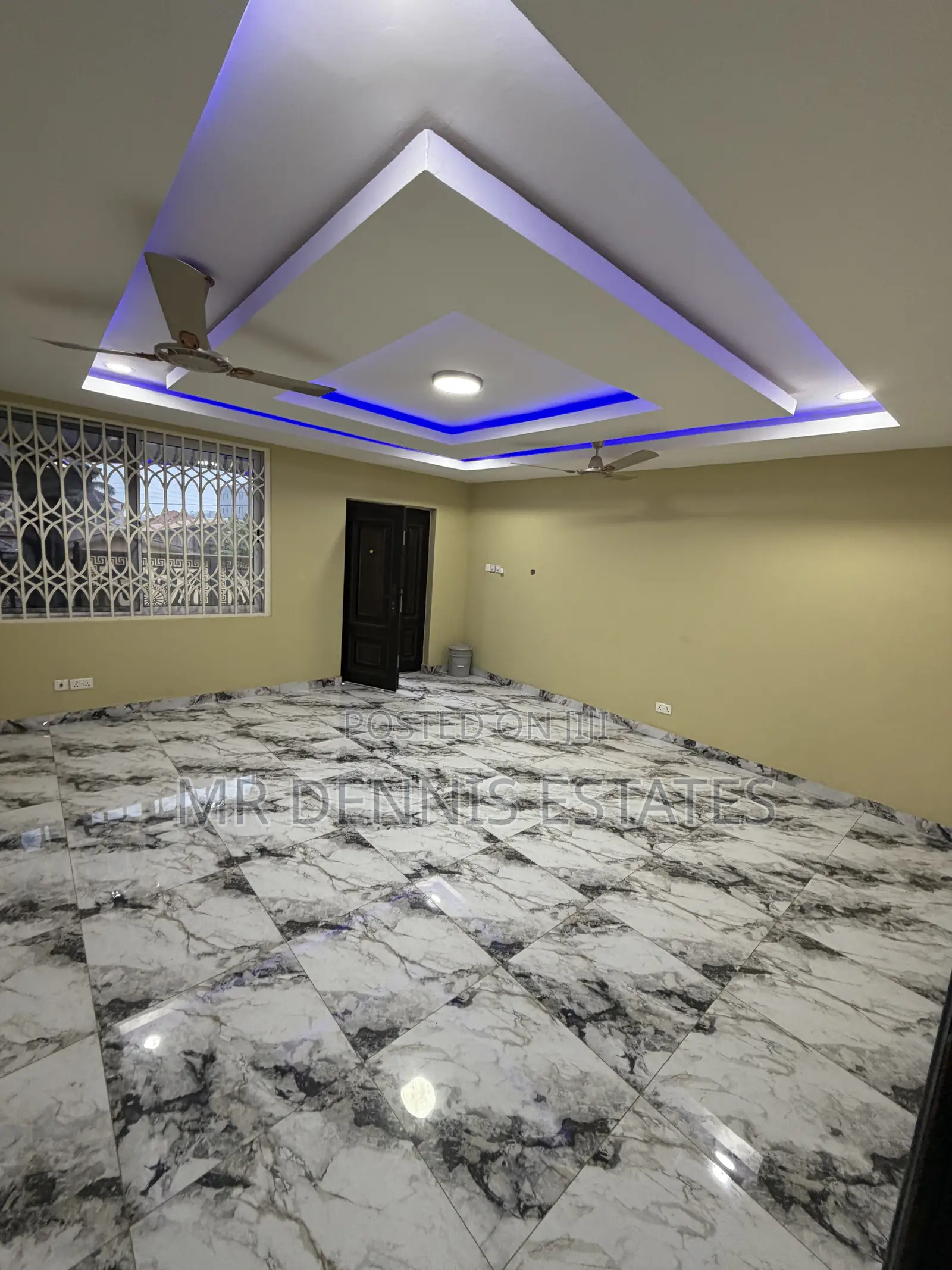3bdrm Apartment in Westhills Mall for rent
