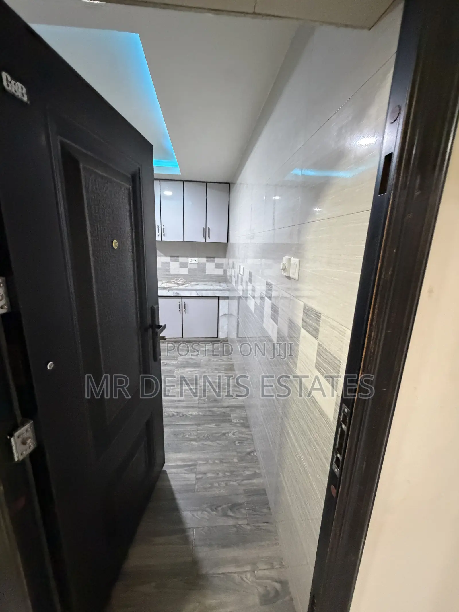 3bdrm Apartment in Westhills Mall for rent