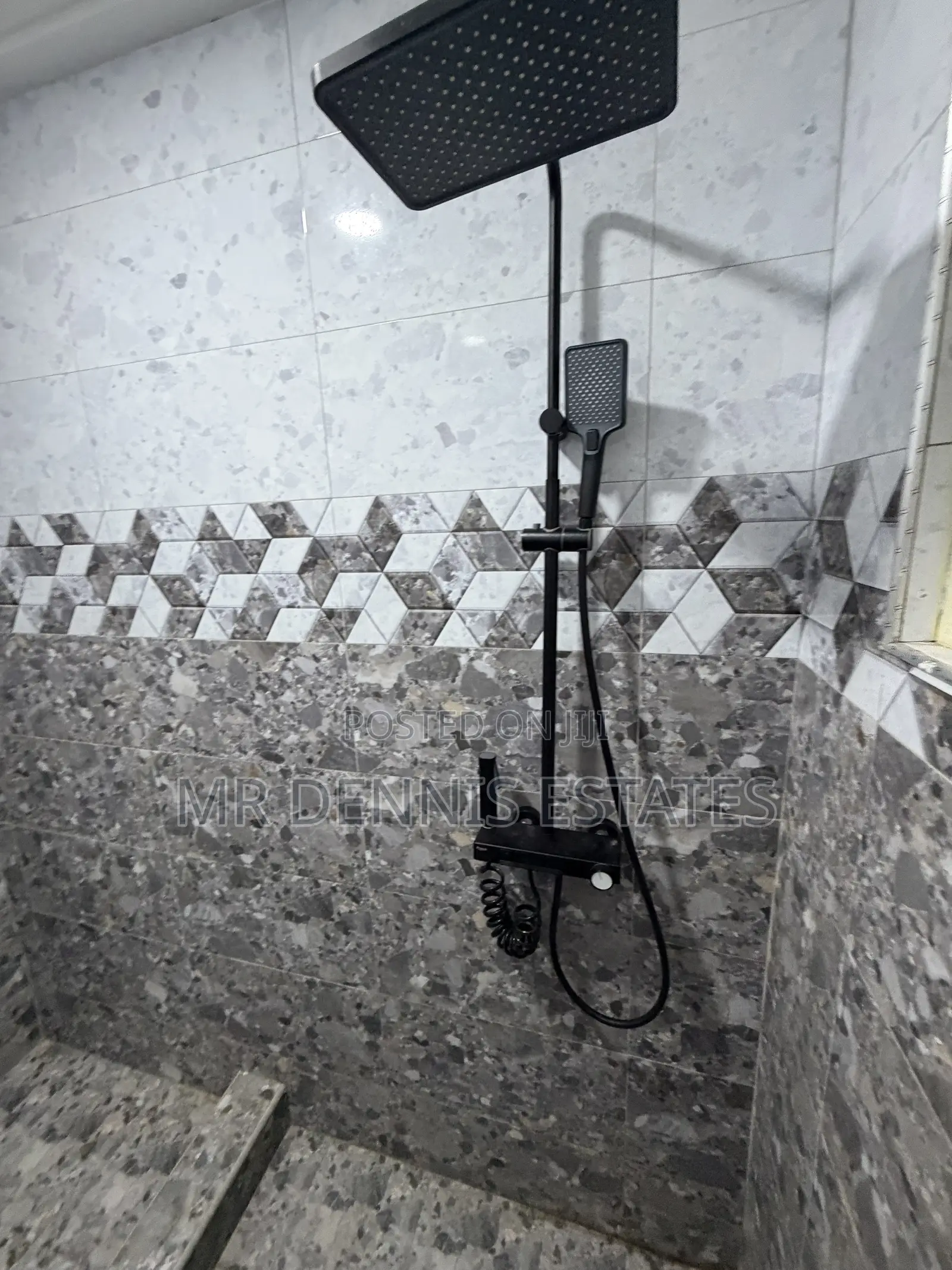 3bdrm Apartment in Westhills Mall for rent
