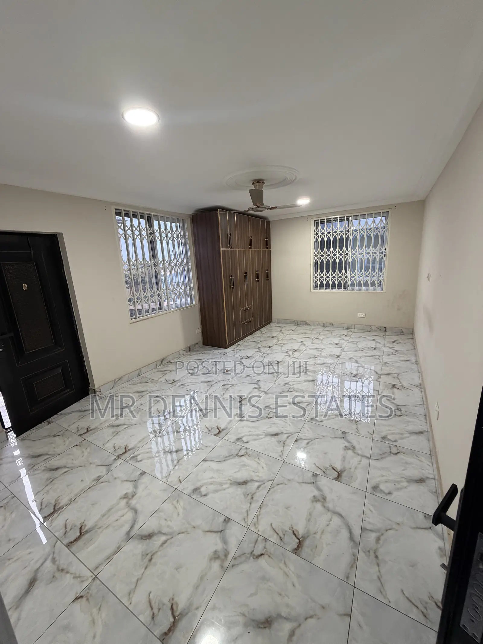 3bdrm Apartment in Westhills Mall for rent