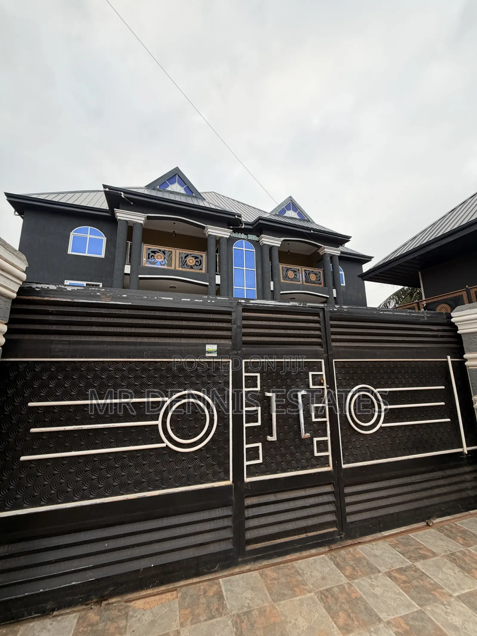 3bdrm Apartment in Westhills Mall for rent