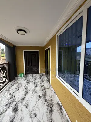 3bdrm Apartment in Westhills Mall for rent