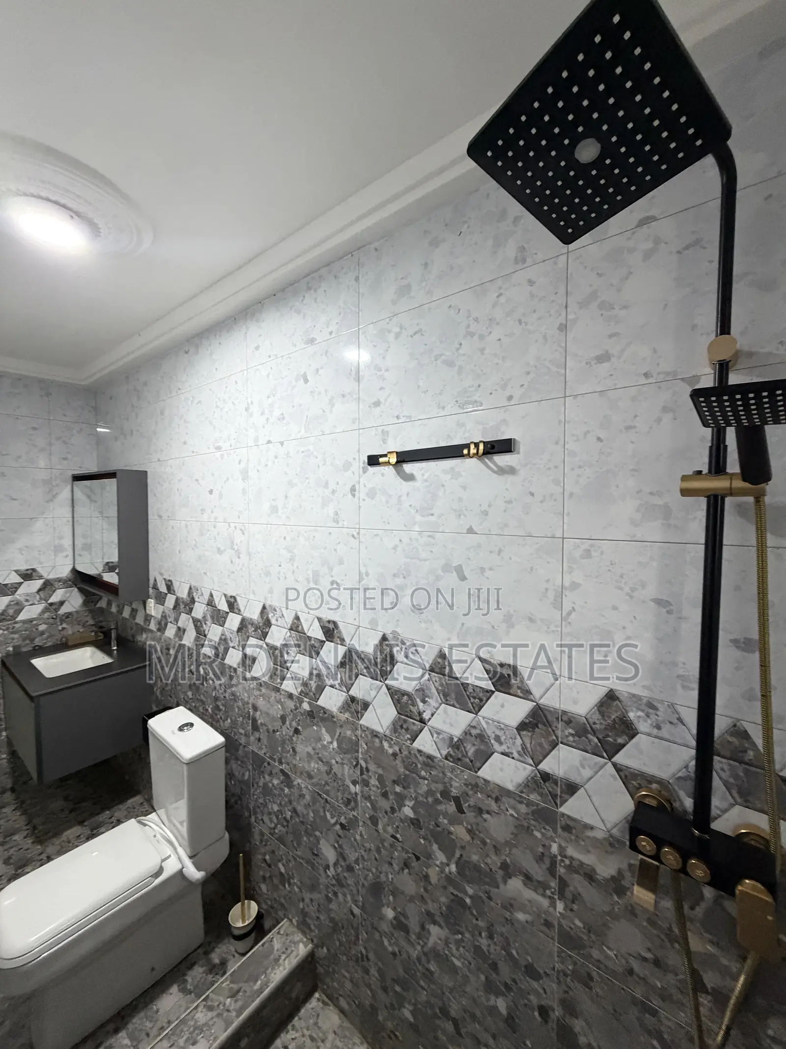 3bdrm Apartment in Westhills Mall for rent
