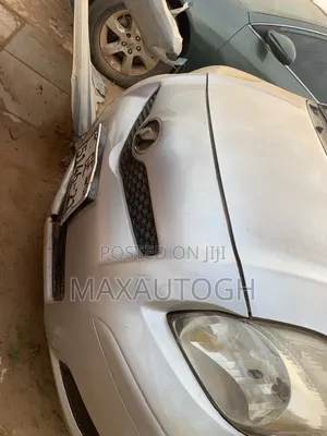 Toyota Vitz 2010 Silver