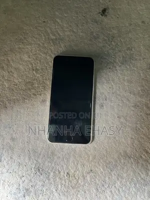 Apple iPhone SE (2020) 128 GB White