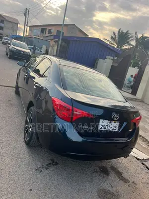 Toyota Corolla 2018 Blue