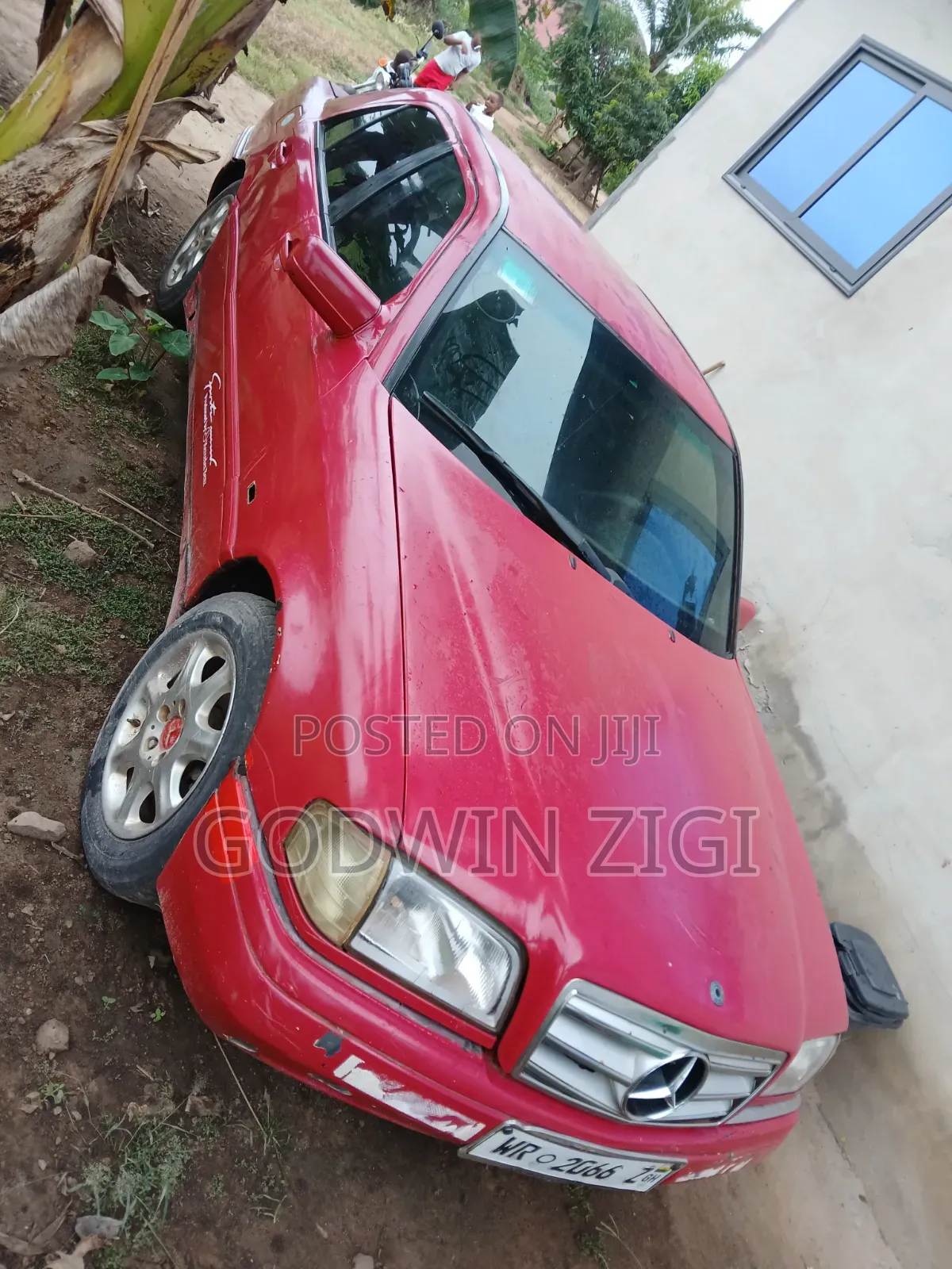 Mercedes-Benz 220 2002 Red