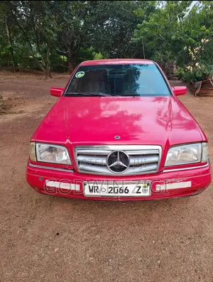 Mercedes-Benz 220 2002 Red