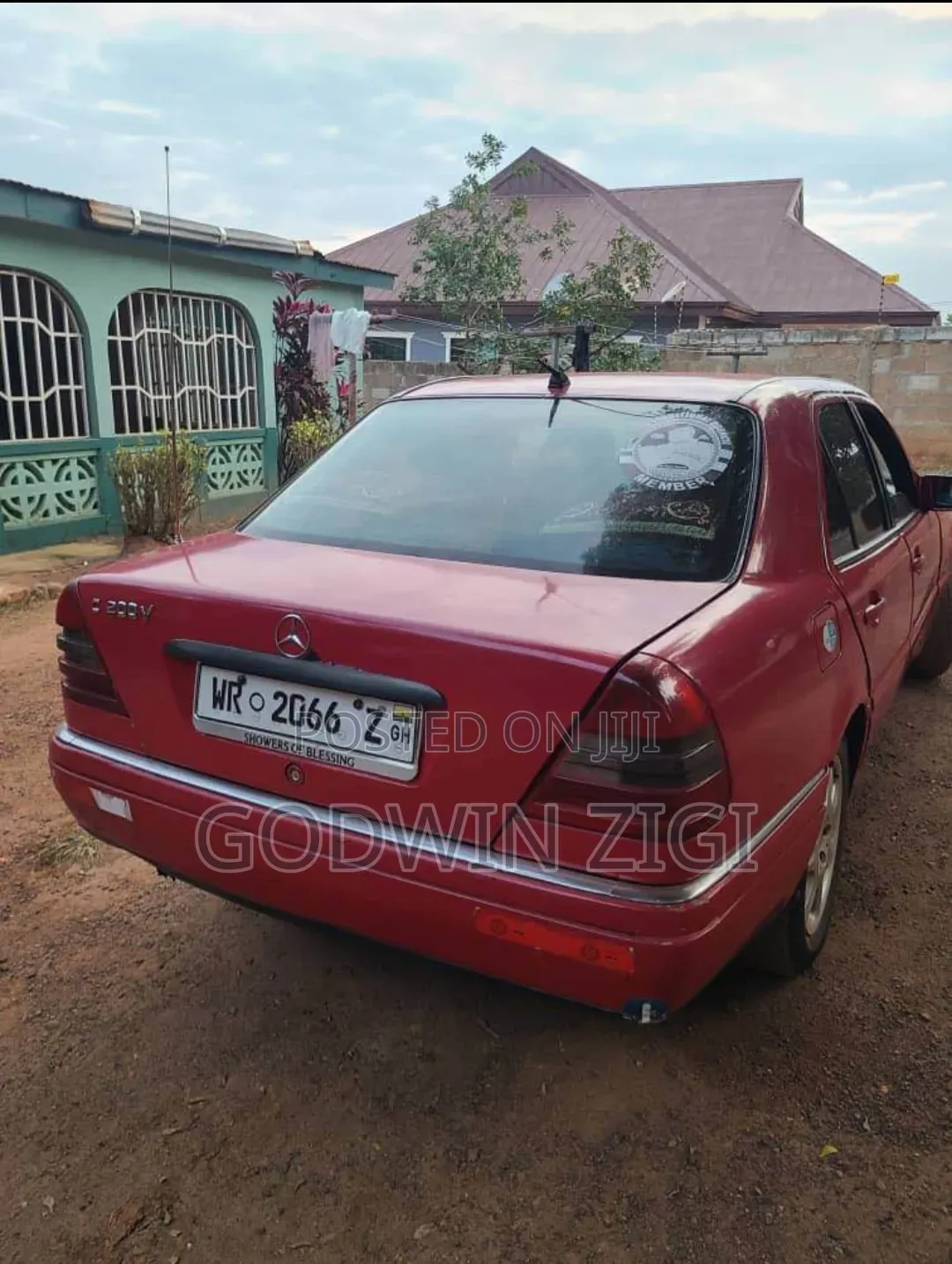 Mercedes-Benz 220 2002 Red
