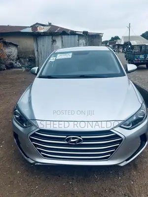 Hyundai Elantra Limited Sedan FWD (2.0L 4cyl 6A) 2017