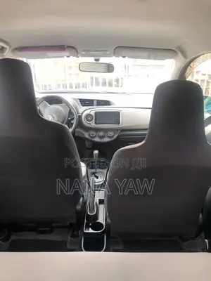 Toyota Vitz 1.3 AWD 5dr 2013 Gray