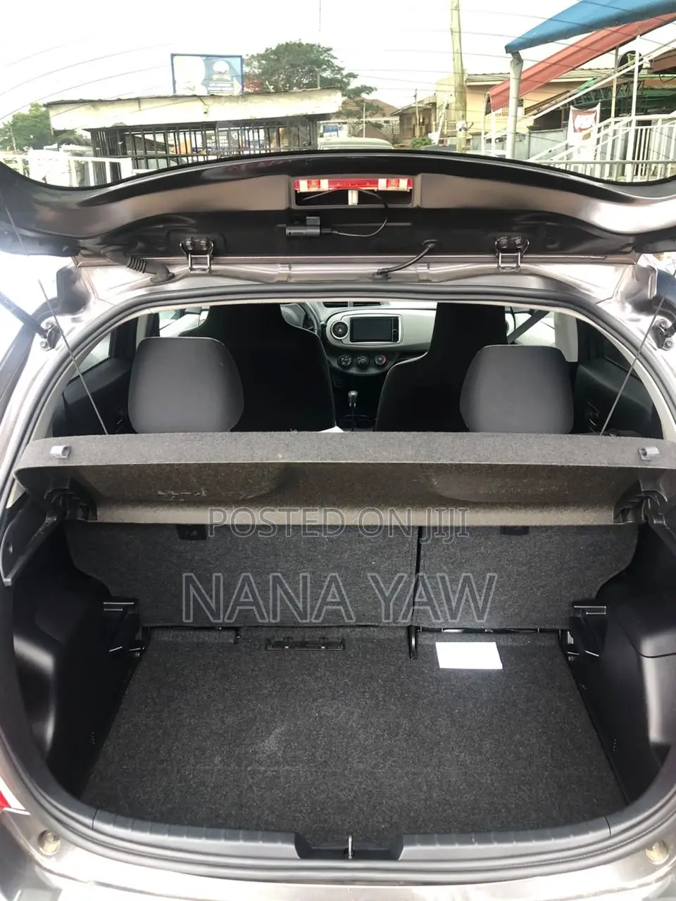 Toyota Vitz 1.3 AWD 5dr 2013 Gray