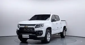 Chevrolet Colorado 2021 White