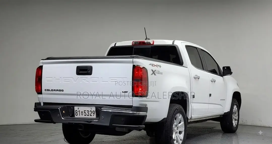 Chevrolet Colorado 2021 White