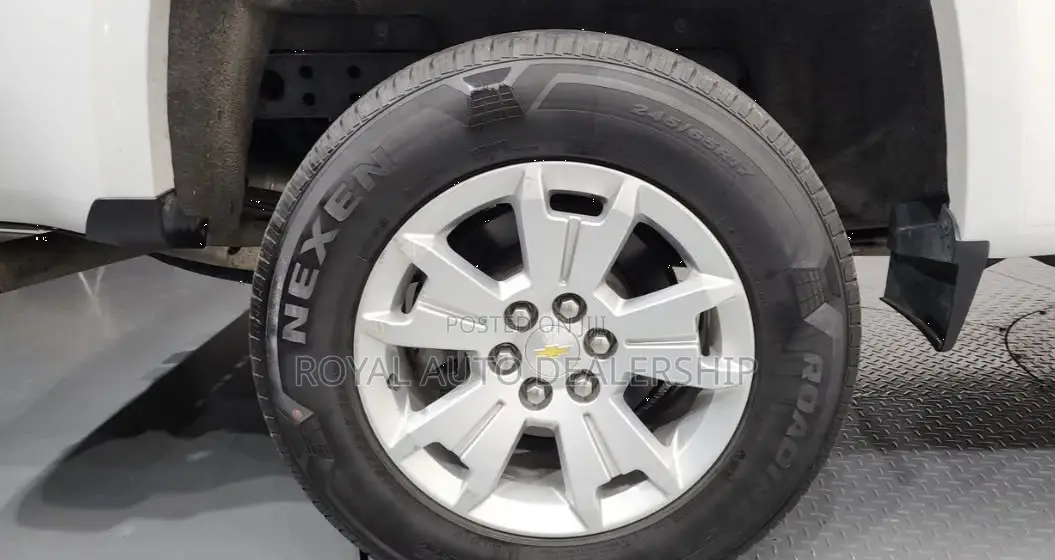 Chevrolet Colorado 2021 White