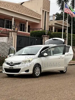 Toyota Vitz 1.3 FWD 3dr 2012 White