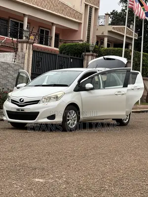 Toyota Vitz 1.3 FWD 3dr 2012 White