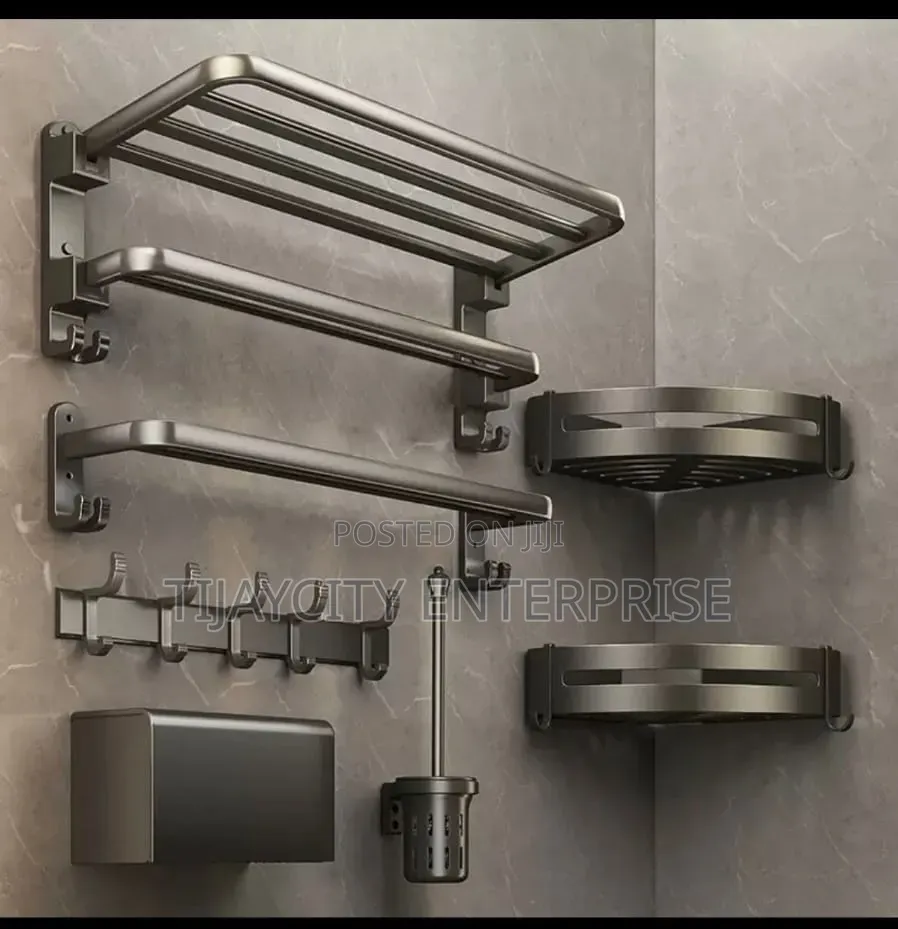 Multiple Pieces Bathroom Hardware Set