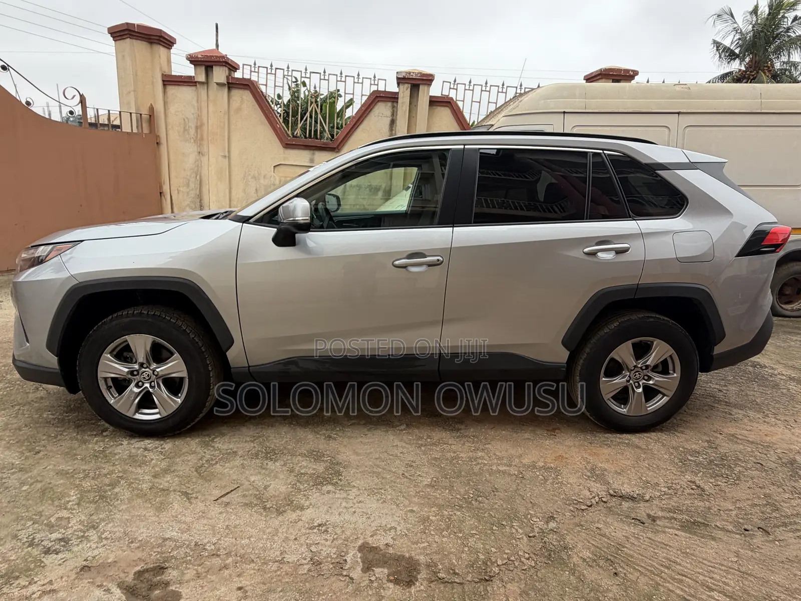 Toyota RAV4 XLE AWD 2023 Silver