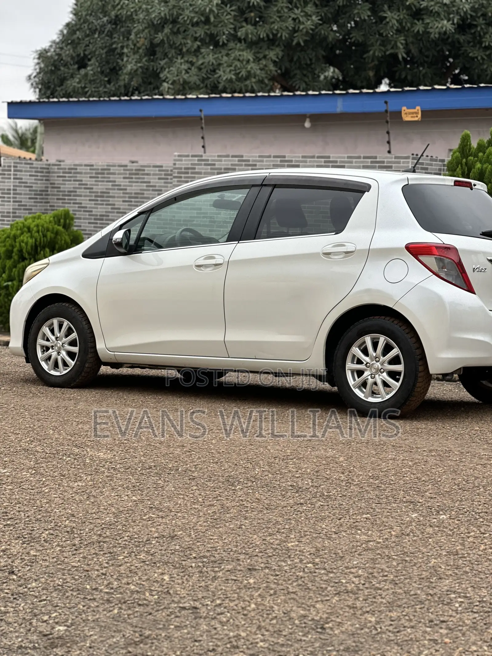 Toyota Vitz 1.3 FWD 3dr 2012 White