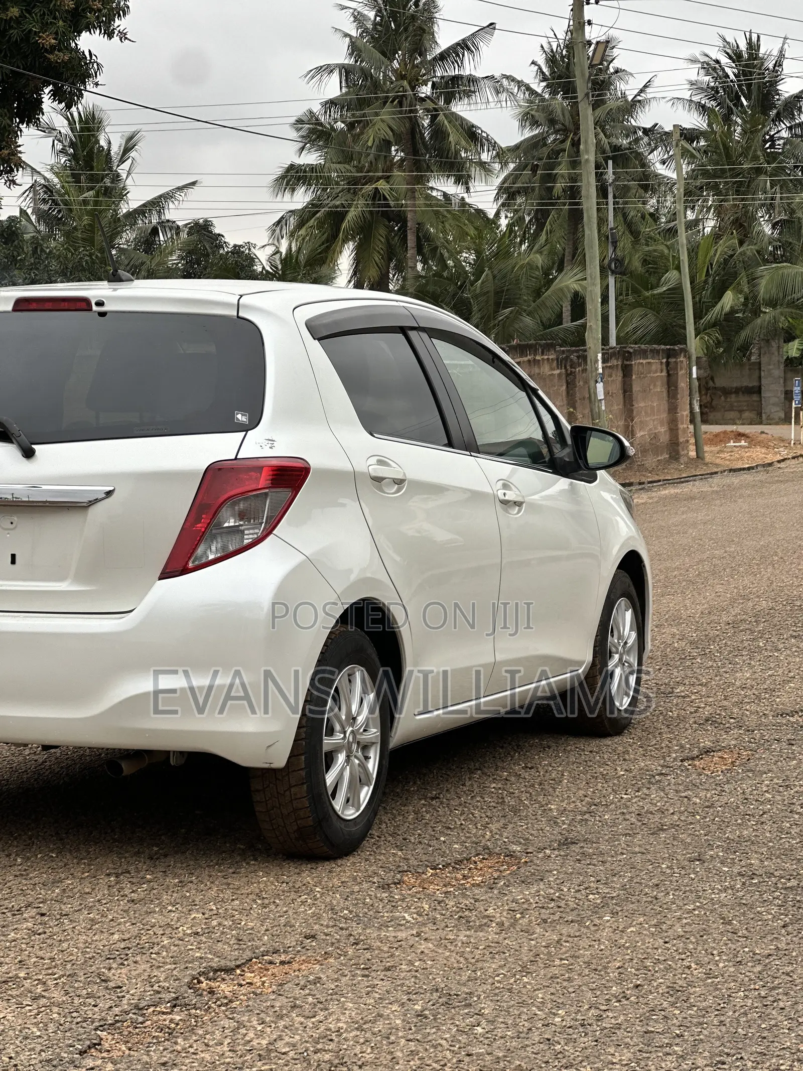 Toyota Vitz 1.3 FWD 3dr 2012 White