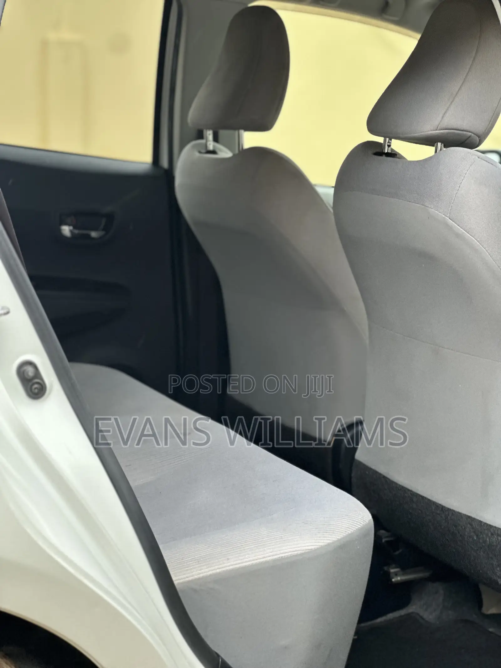 Toyota Vitz 1.3 FWD 3dr 2012 White