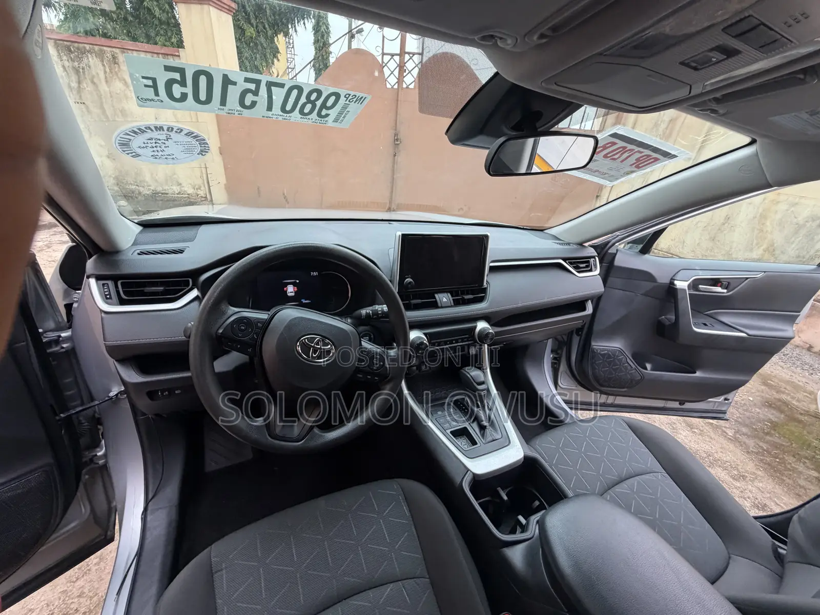 Toyota RAV4 XLE AWD 2023 Silver